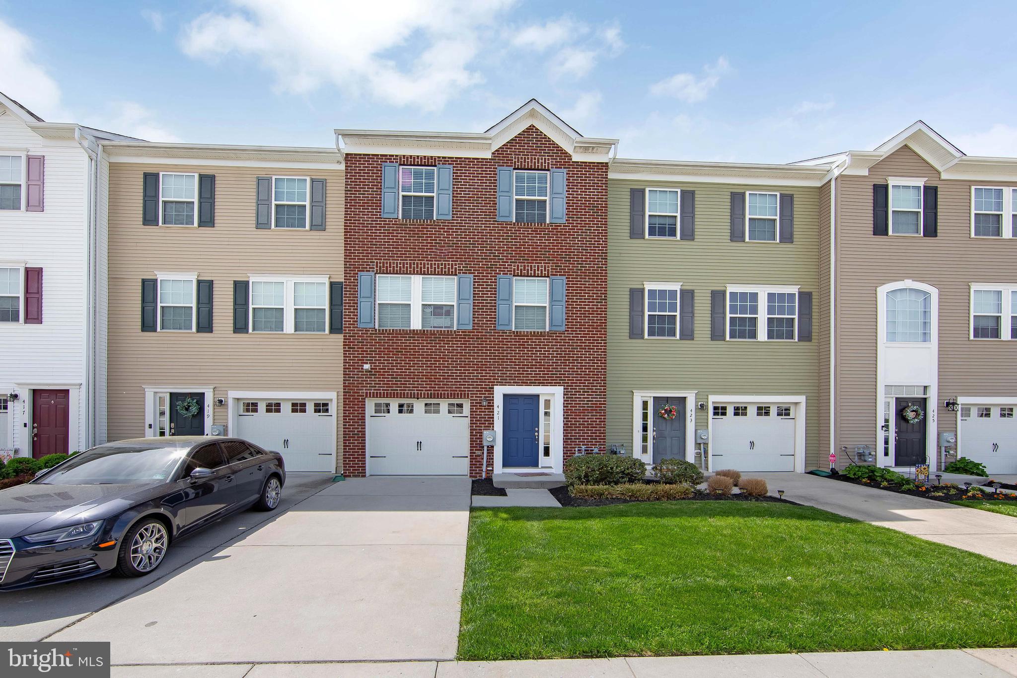 421 DOGWOOD DR