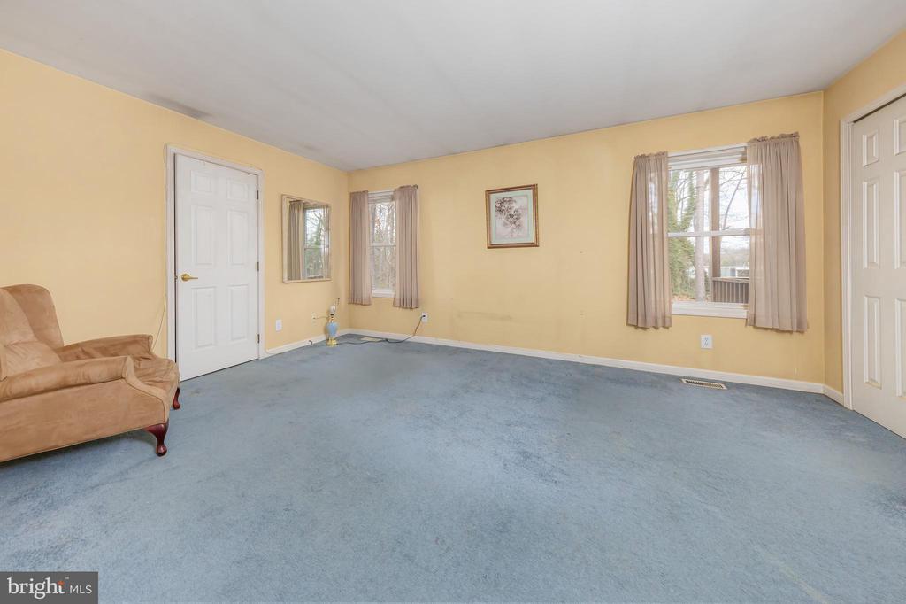 600 Holly Dr