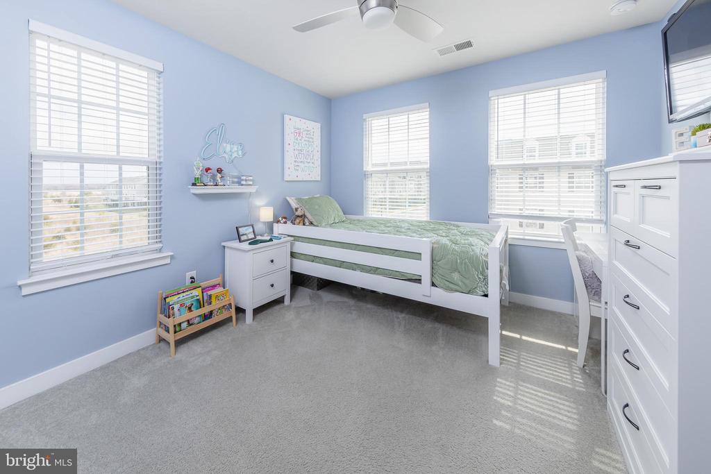 62 Peacock Cir