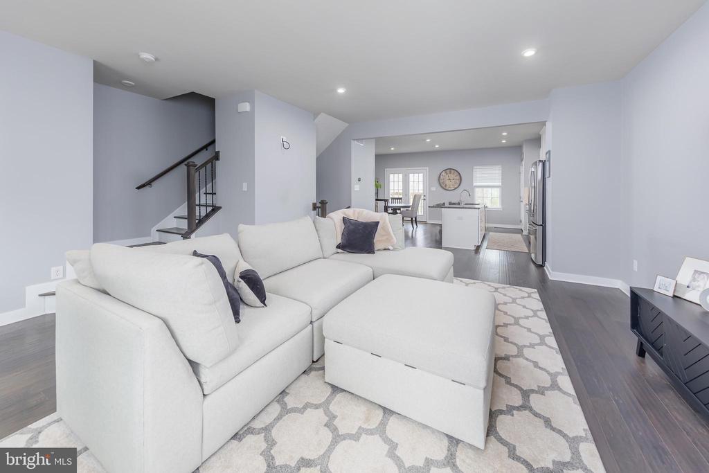 62 Peacock Cir