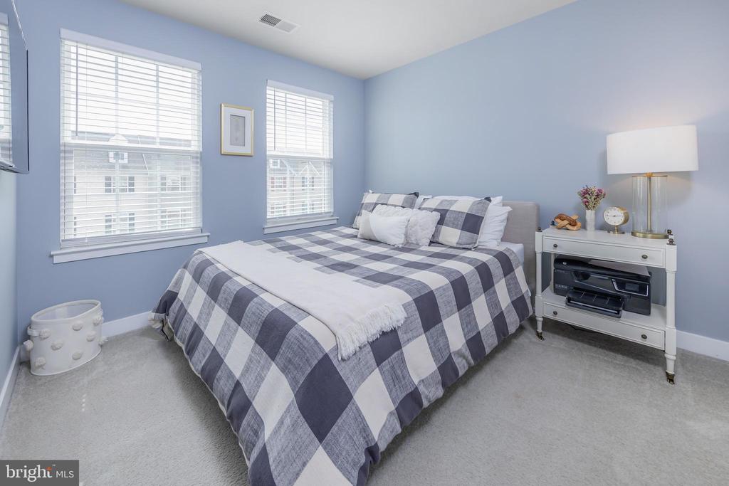 62 Peacock Cir