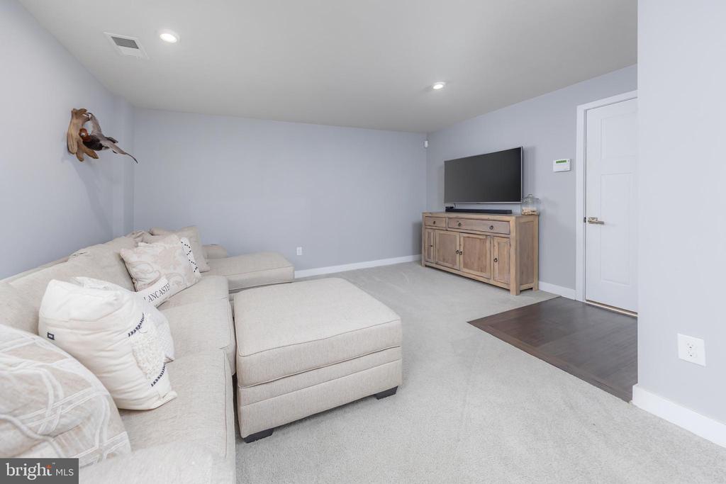 62 Peacock Cir