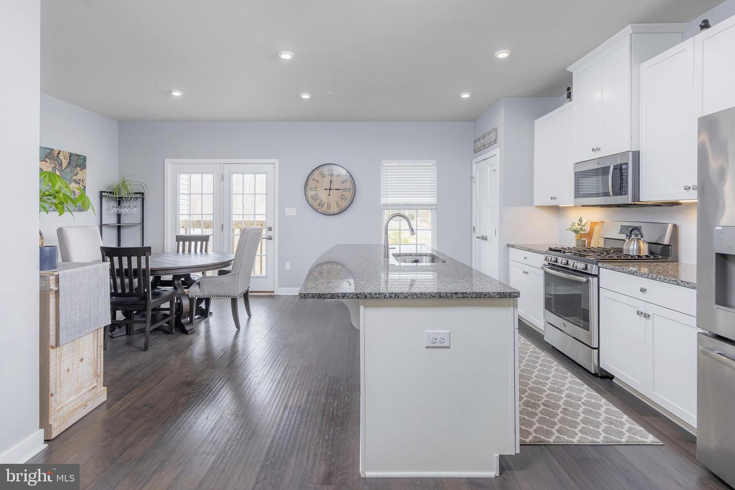 62 Peacock Cir