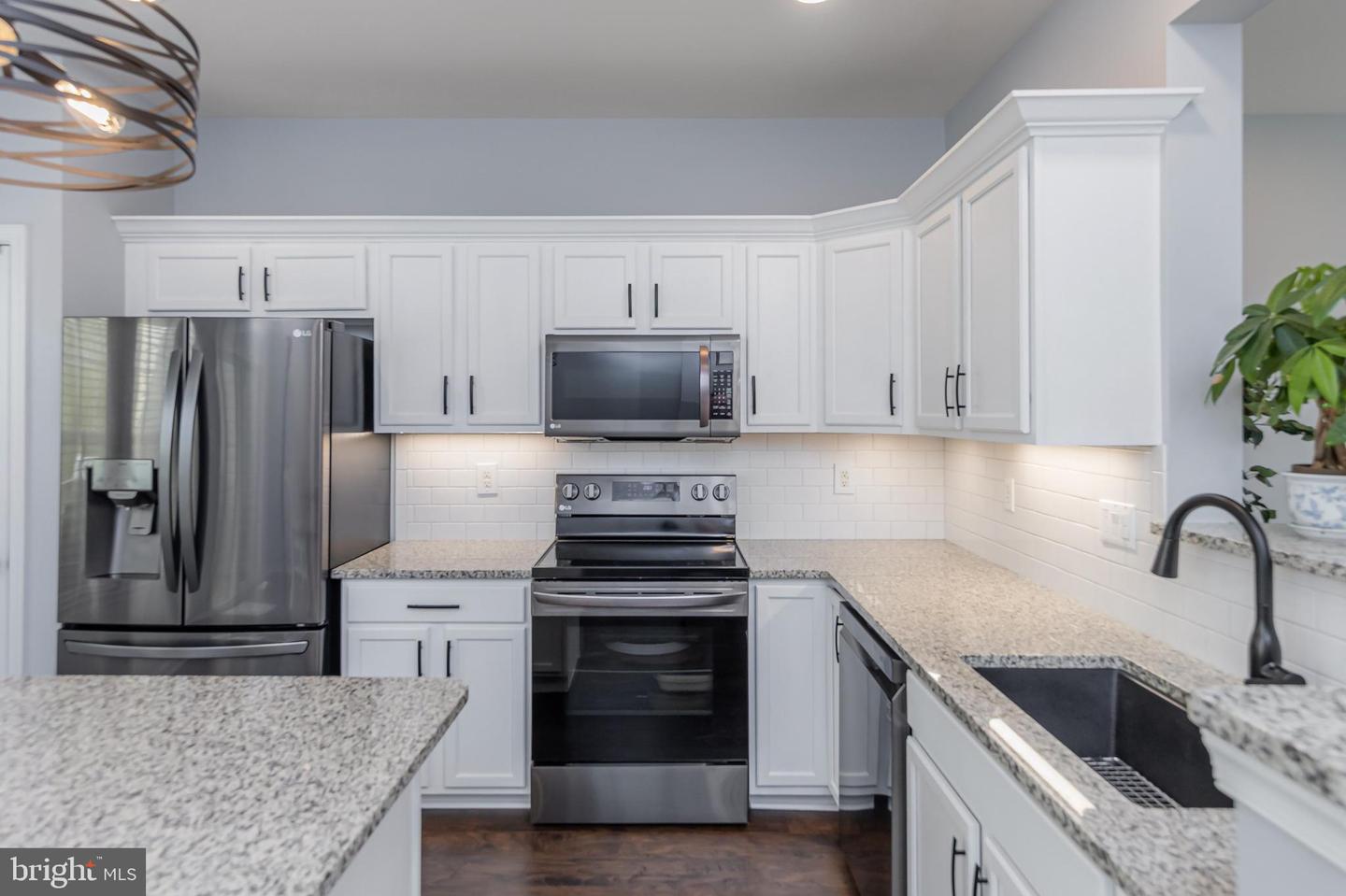 631 Sweetgum Ln