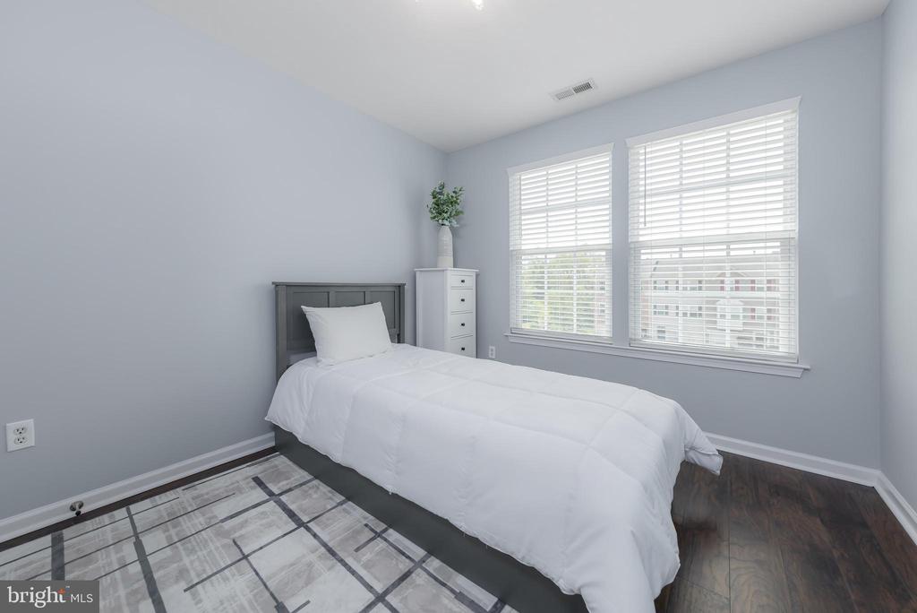 631 Sweetgum Ln