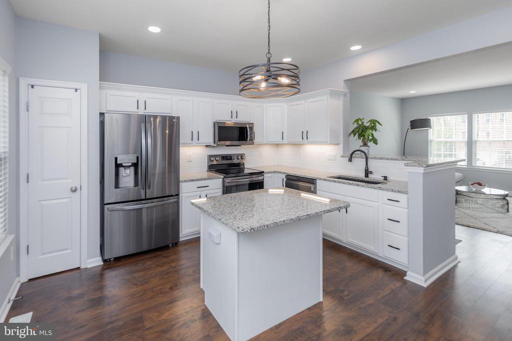 631 Sweetgum Ln