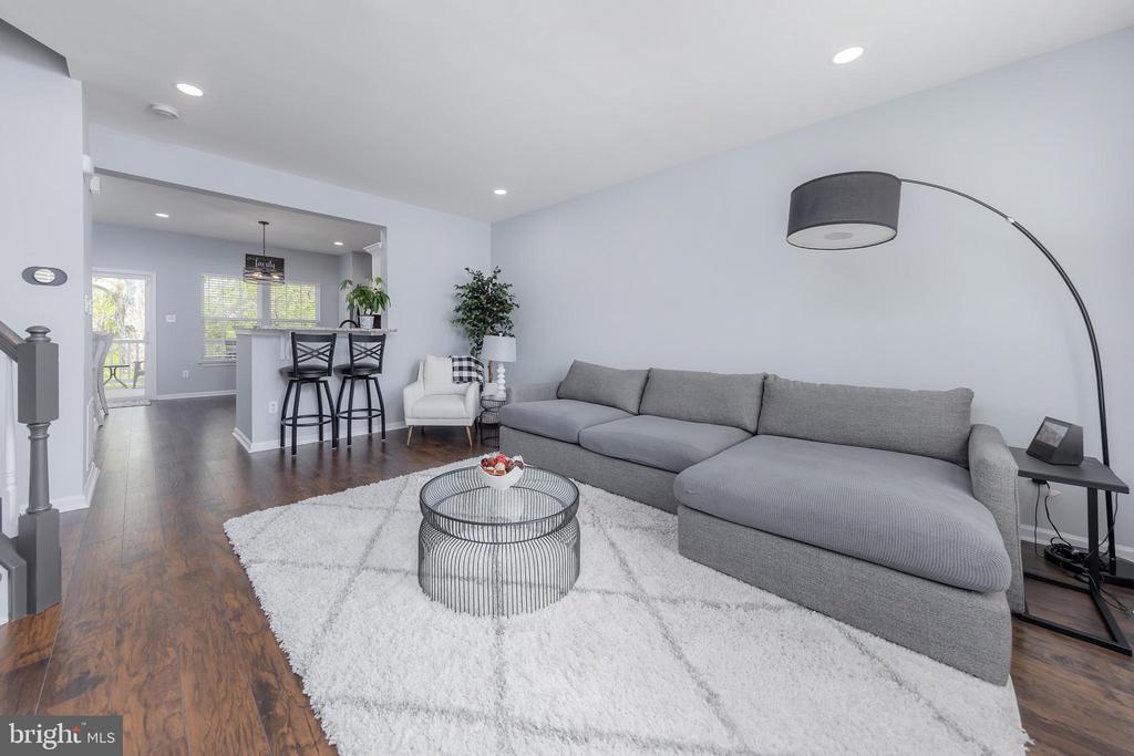 631 Sweetgum Ln