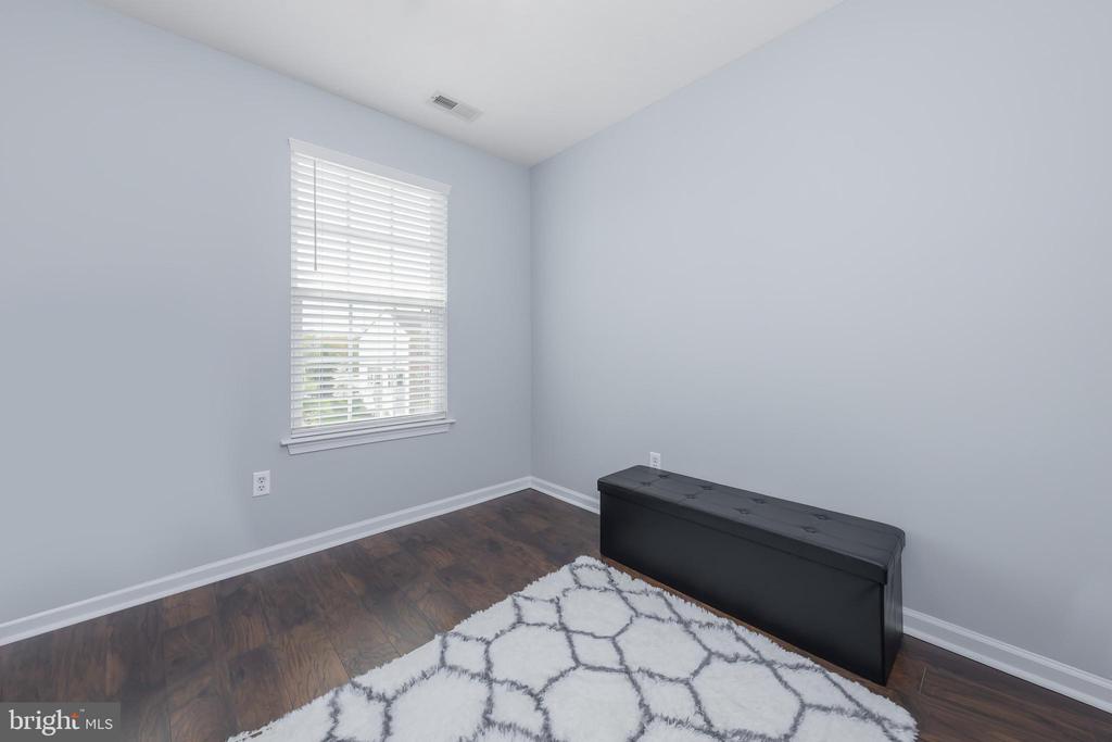 631 Sweetgum Ln