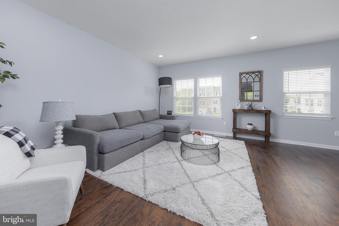 631 Sweetgum Ln