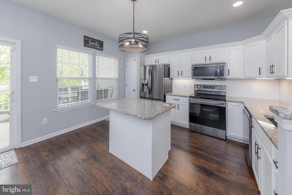 631 Sweetgum Ln