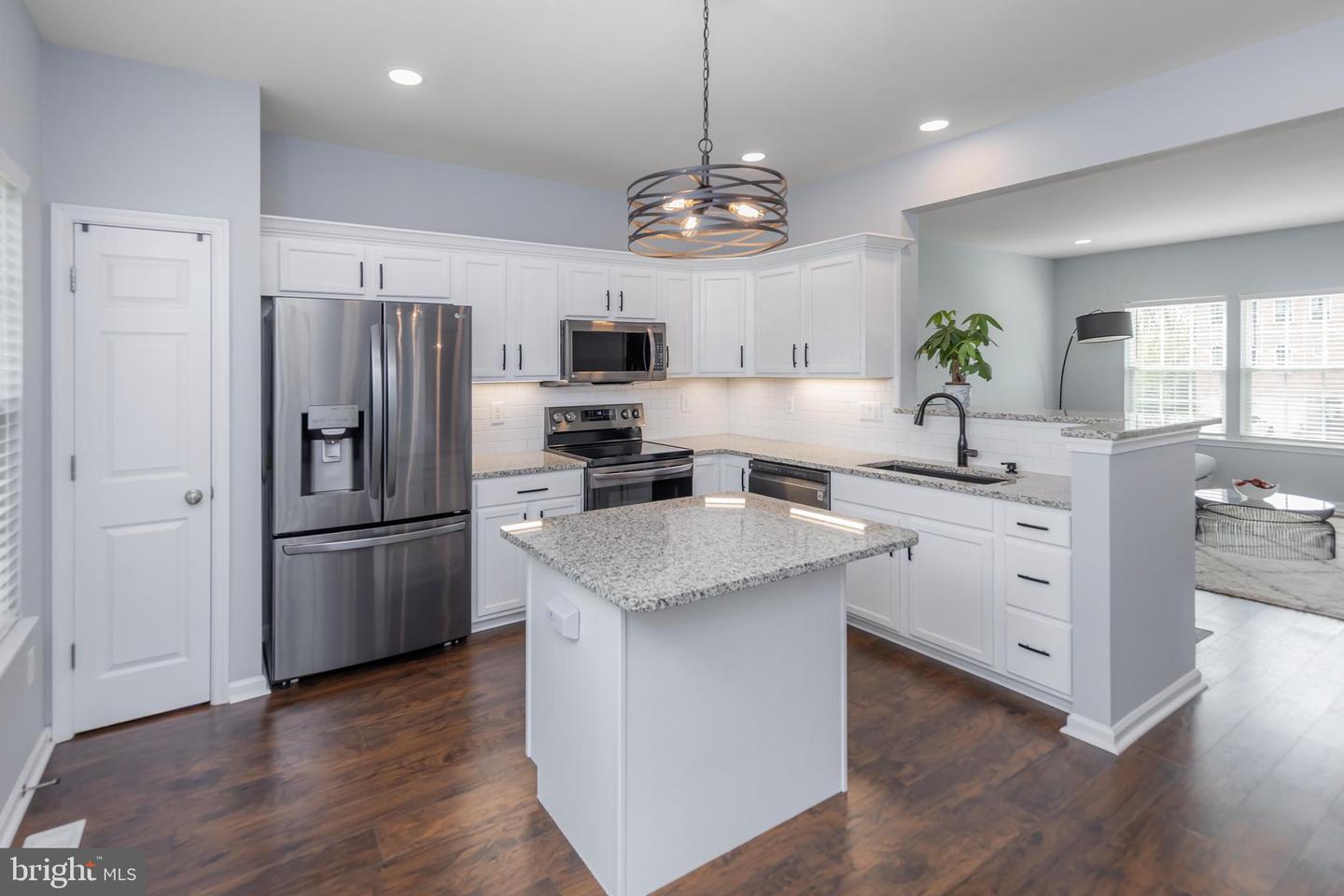 631 Sweetgum Ln