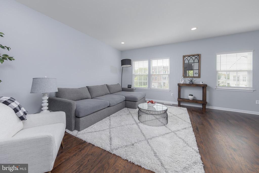631 Sweetgum Ln