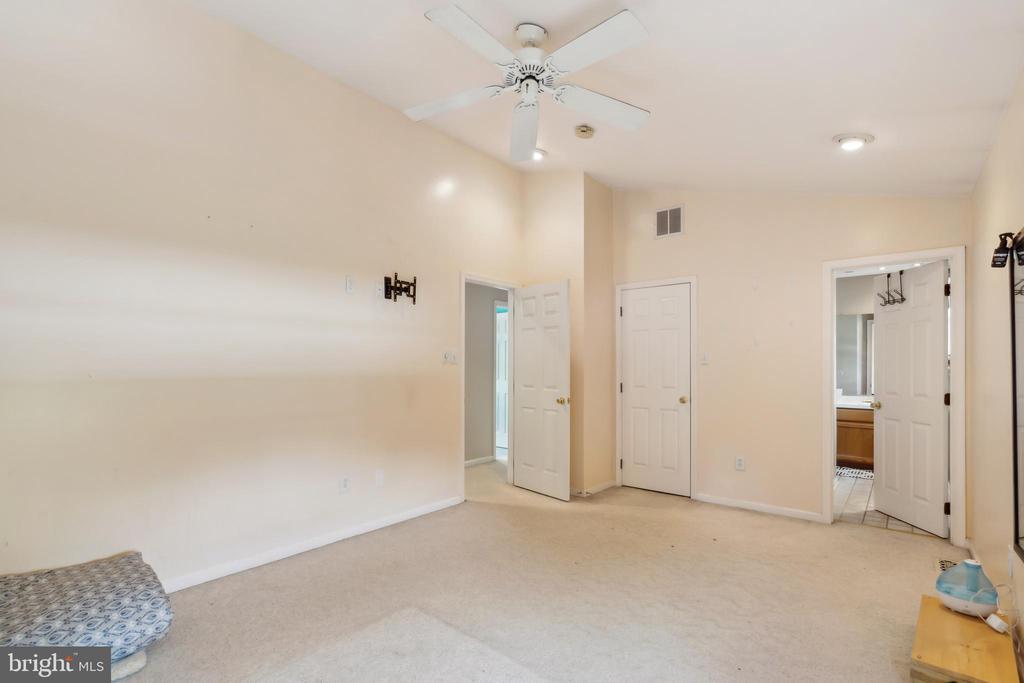 9 POPLAR COURT
