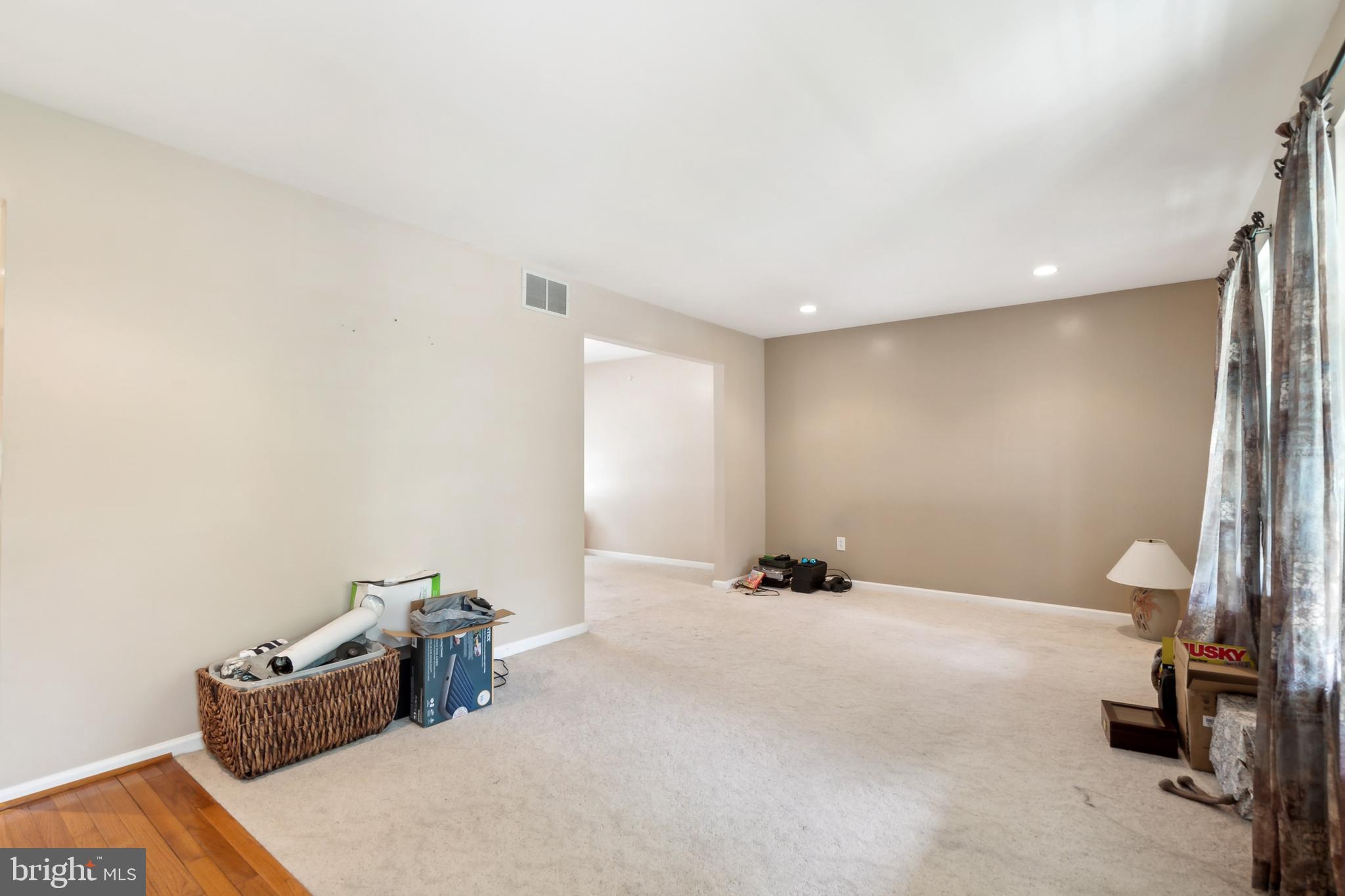 9 POPLAR COURT