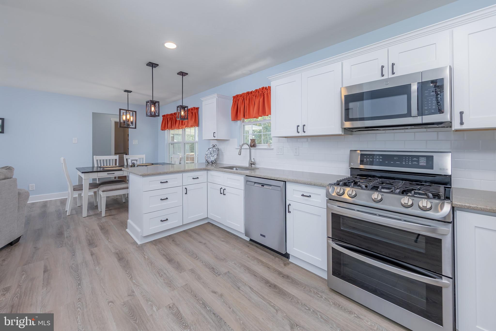 403 Village Ct