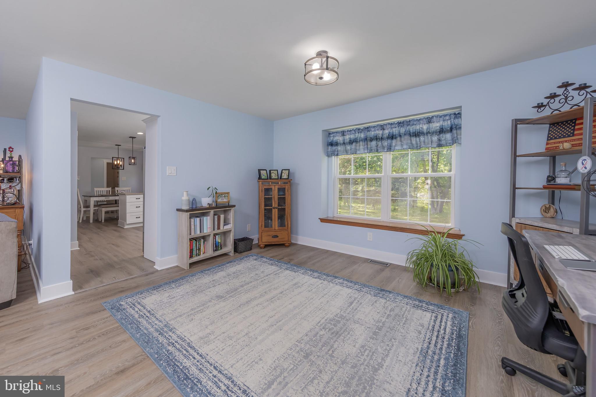 403 Village Ct