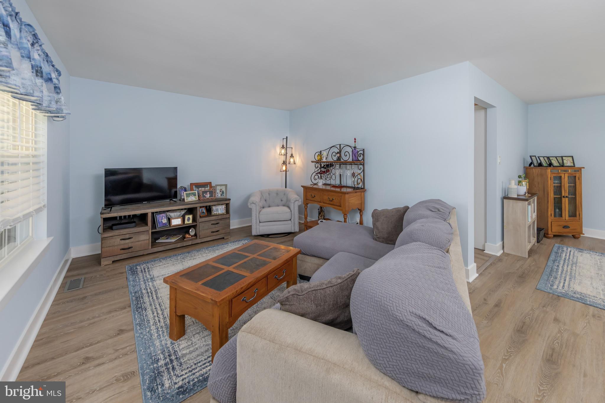 403 Village Ct