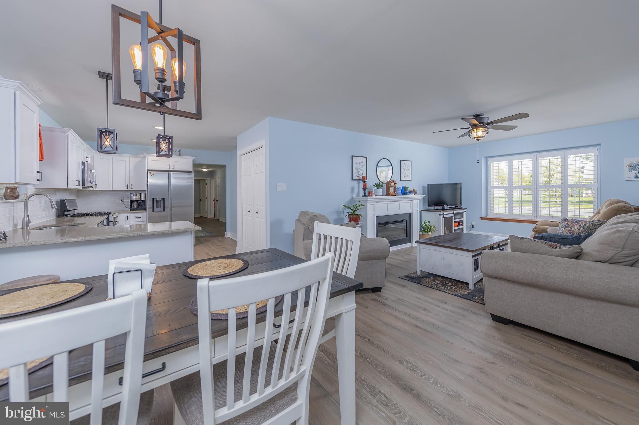 403 Village Ct
