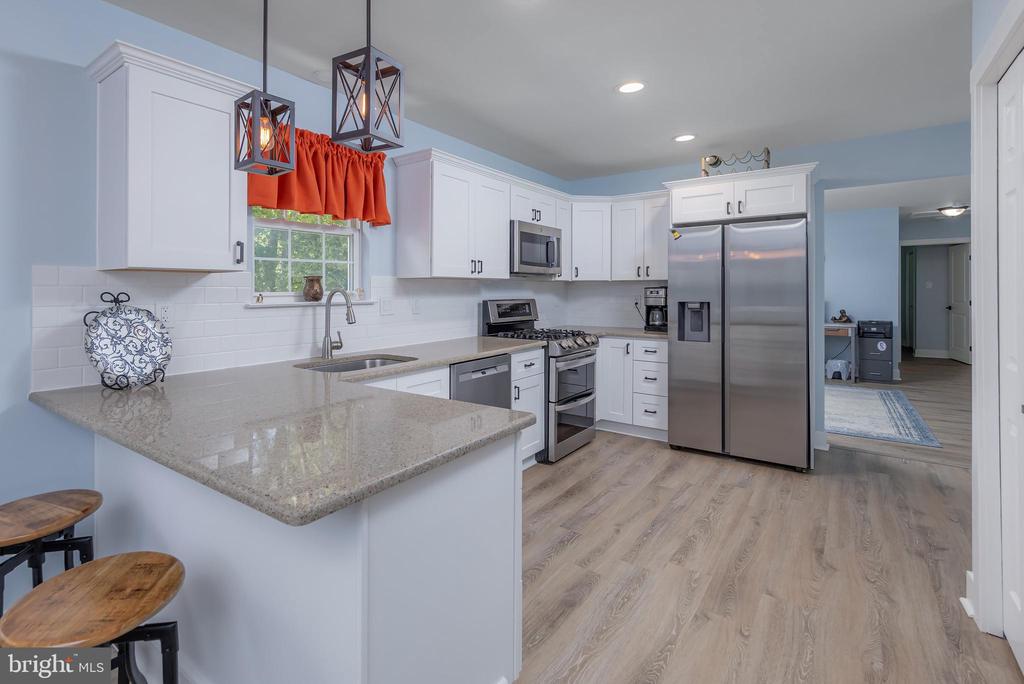 403 Village Ct