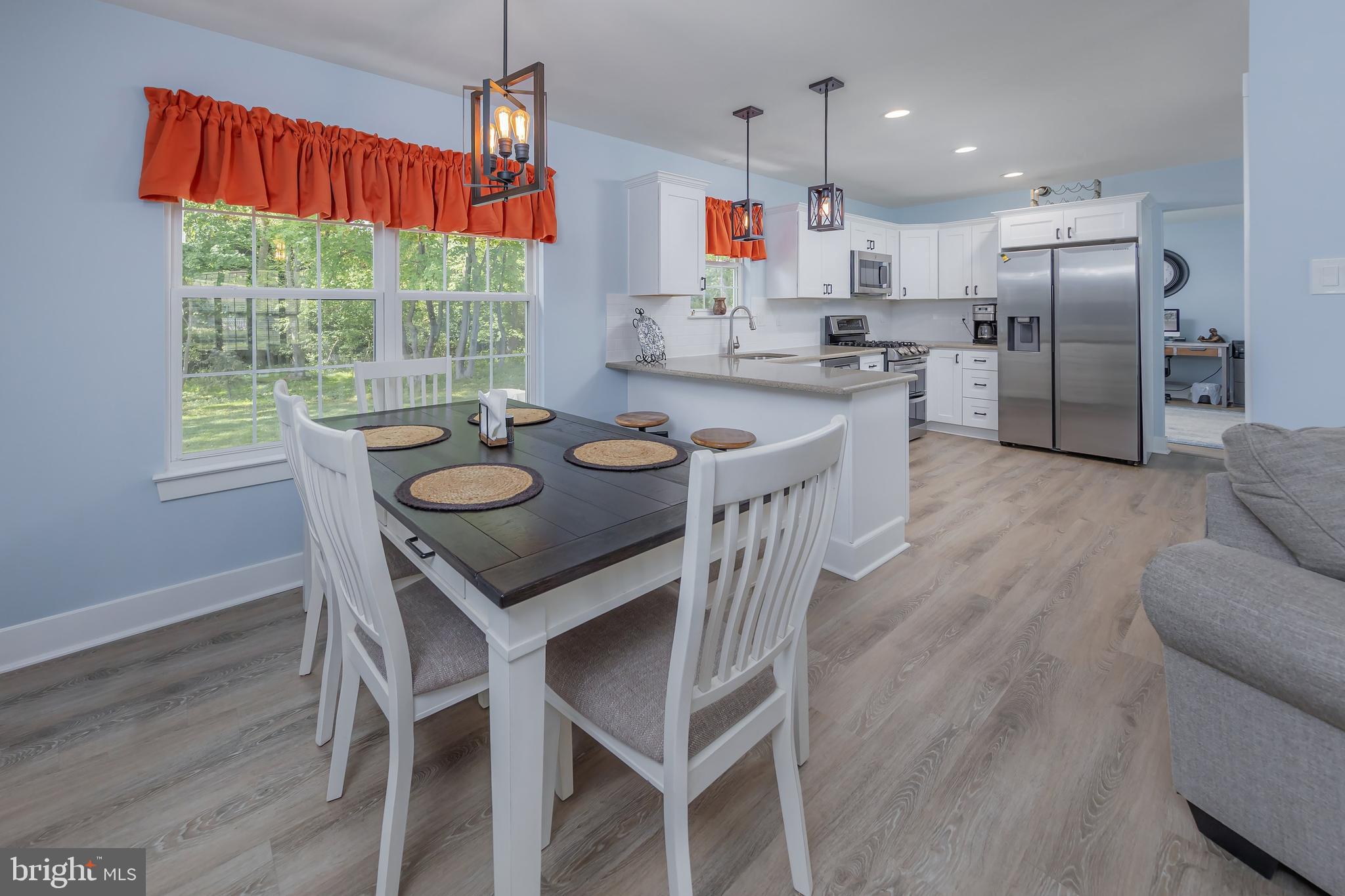 403 Village Ct