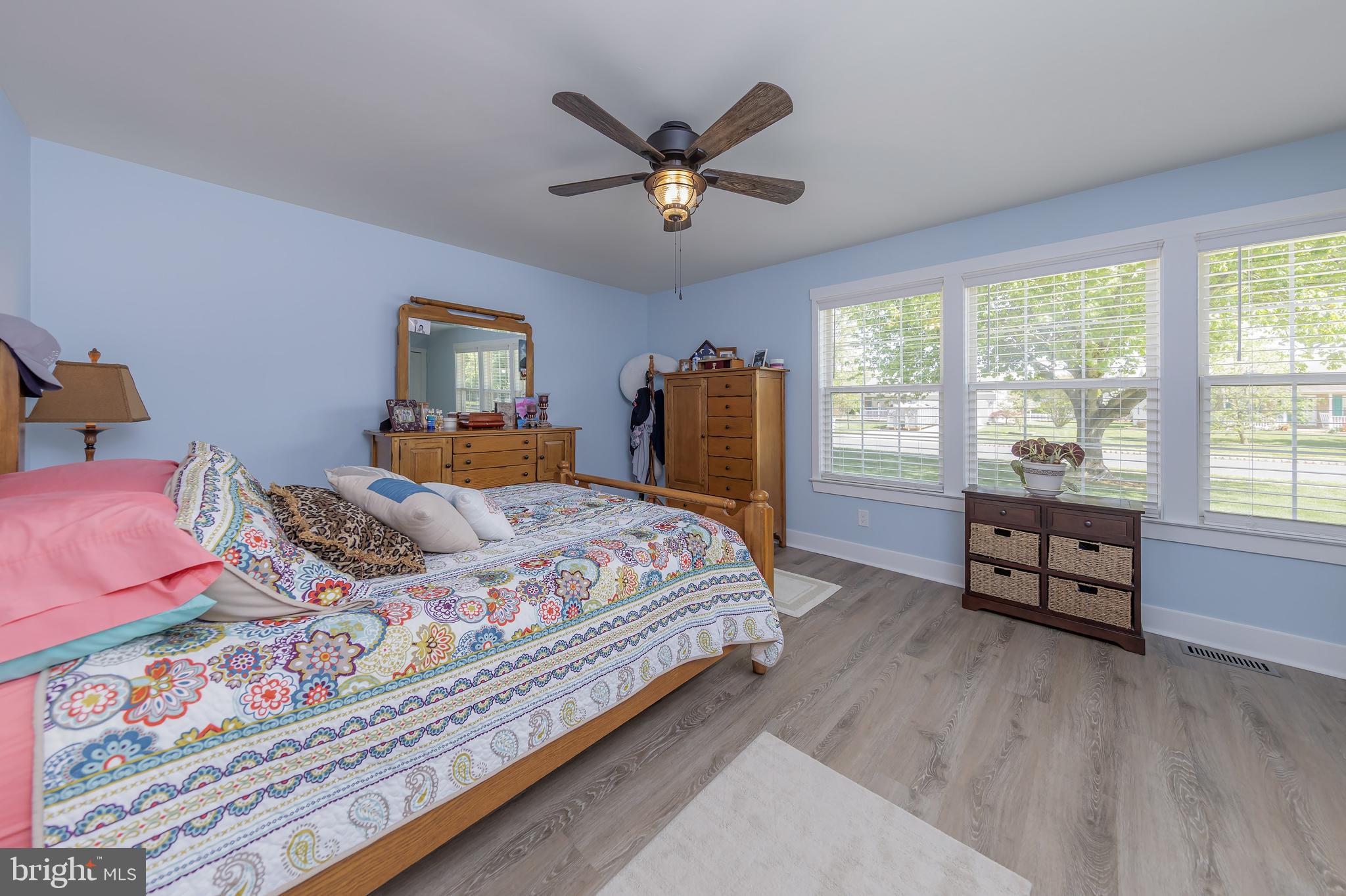 403 Village Ct