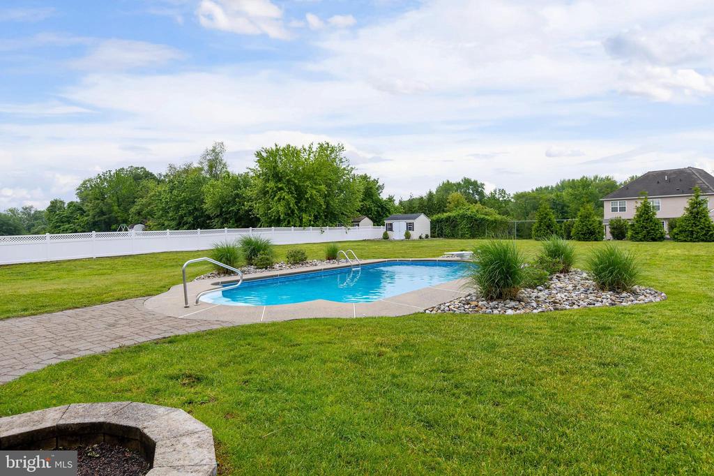 111 Cromwell Dr