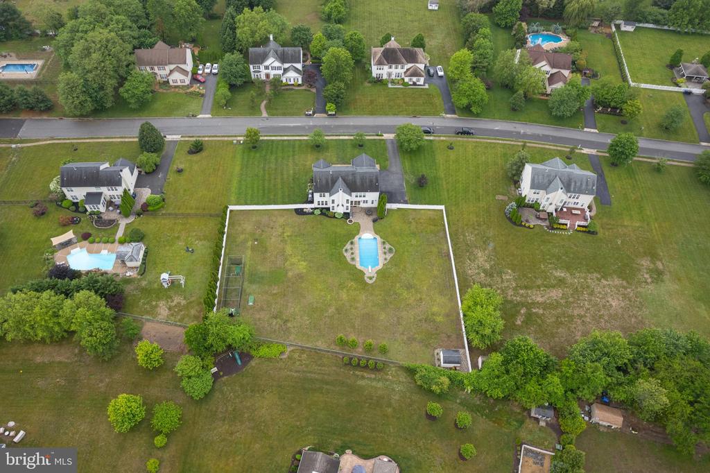 111 Cromwell Dr