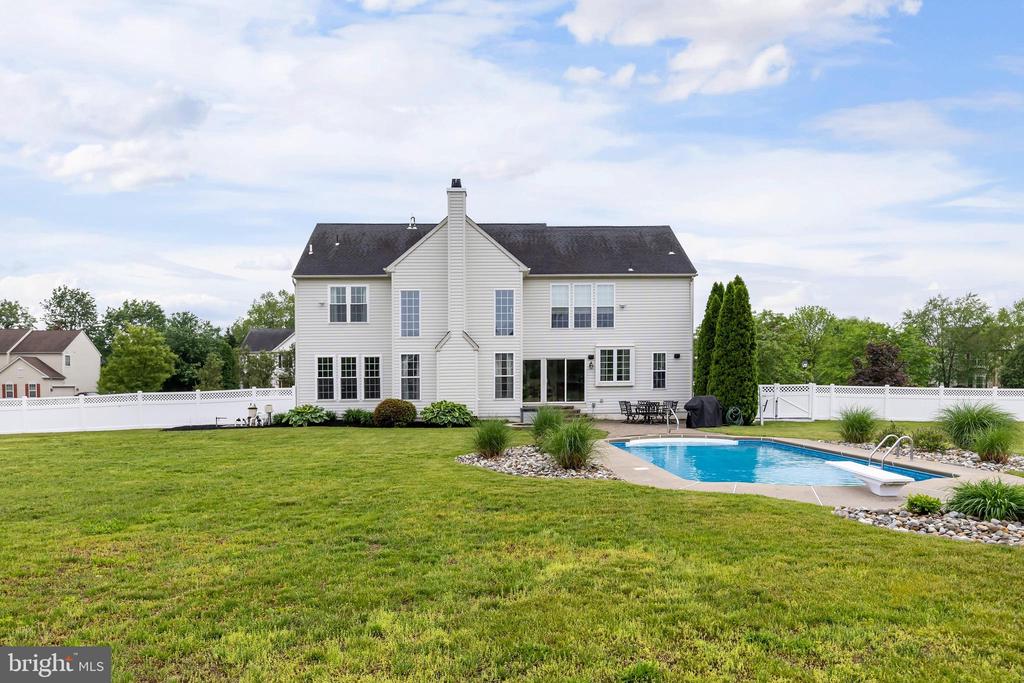 111 Cromwell Dr