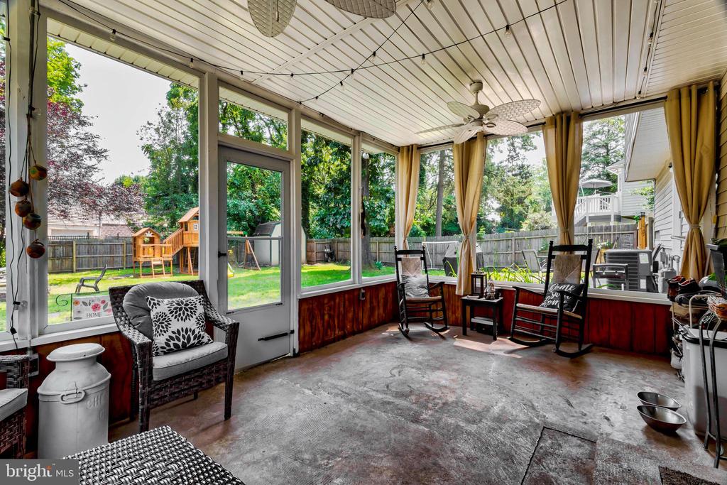 41 St Regis Dr