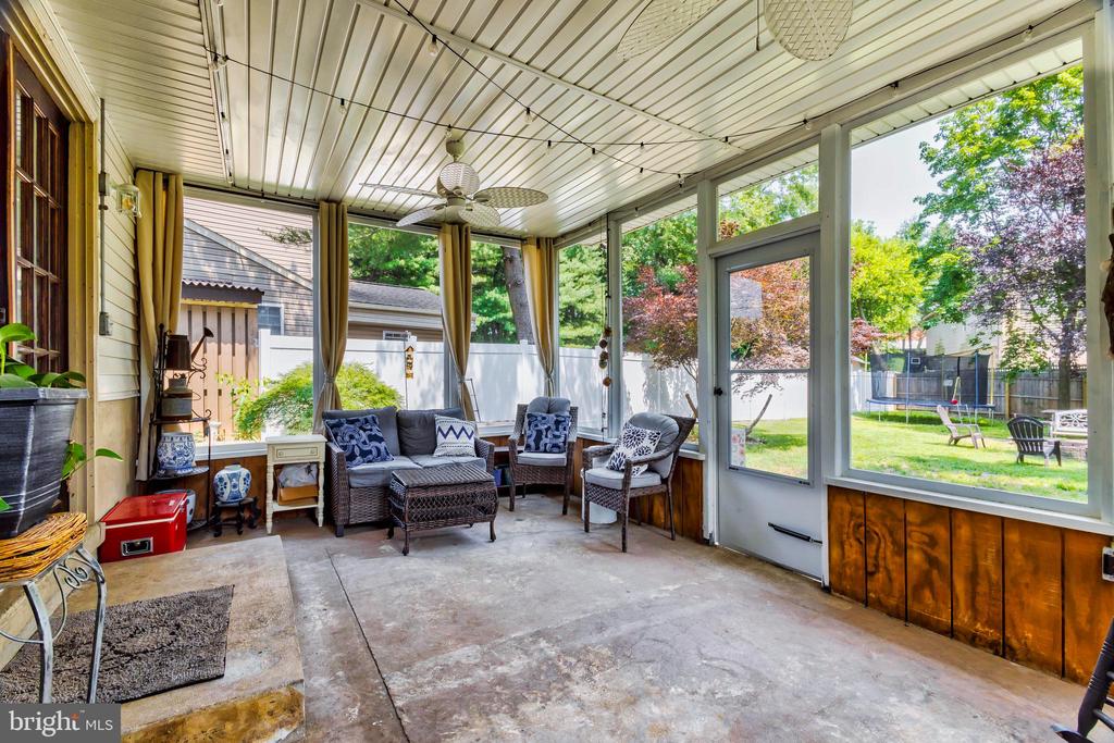 41 St Regis Dr