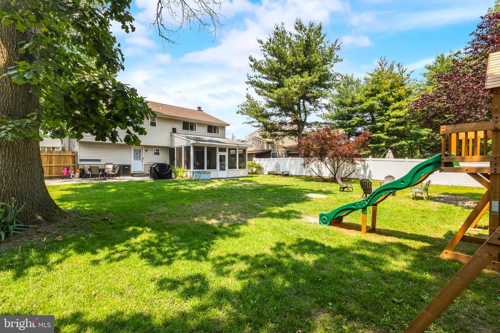 41 St Regis Dr