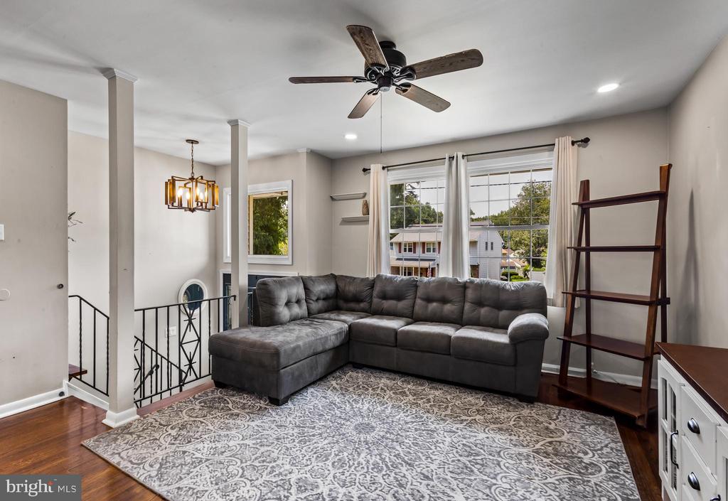 41 St Regis Dr