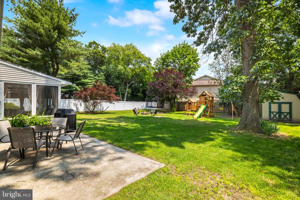 41 St Regis Dr