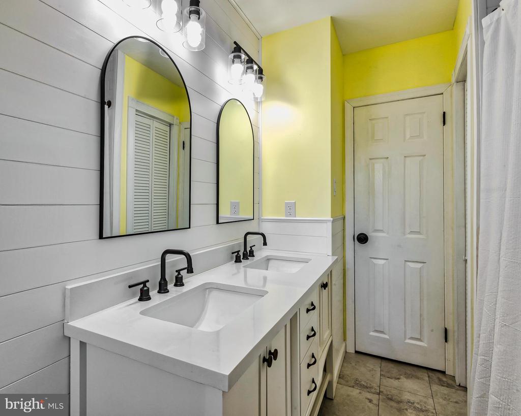 41 St Regis Dr