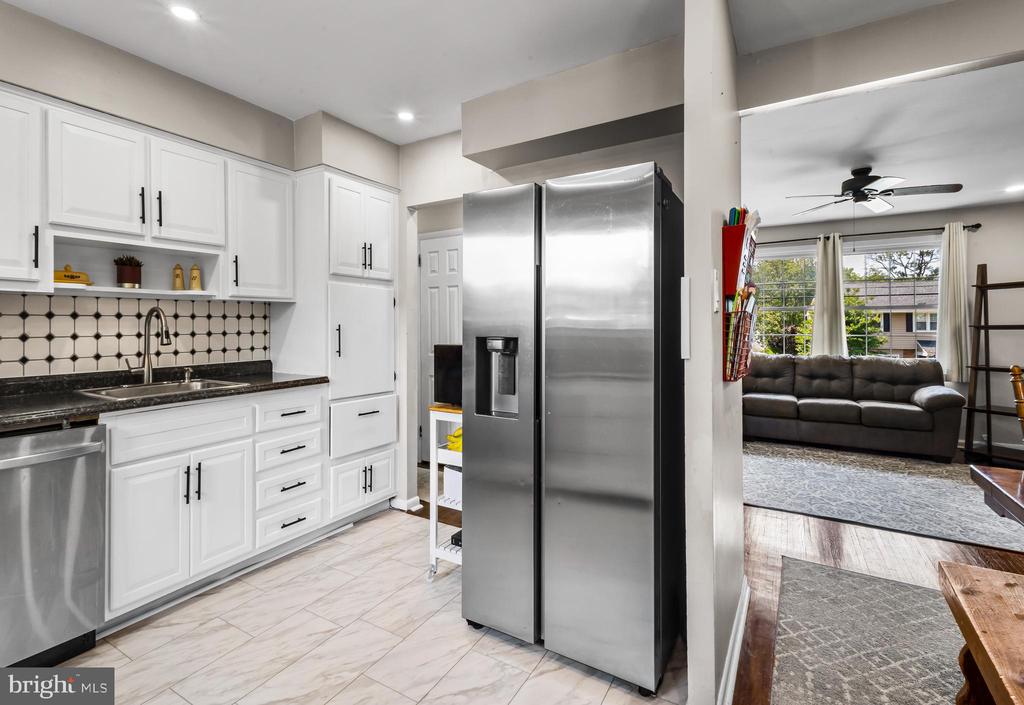 41 St Regis Dr