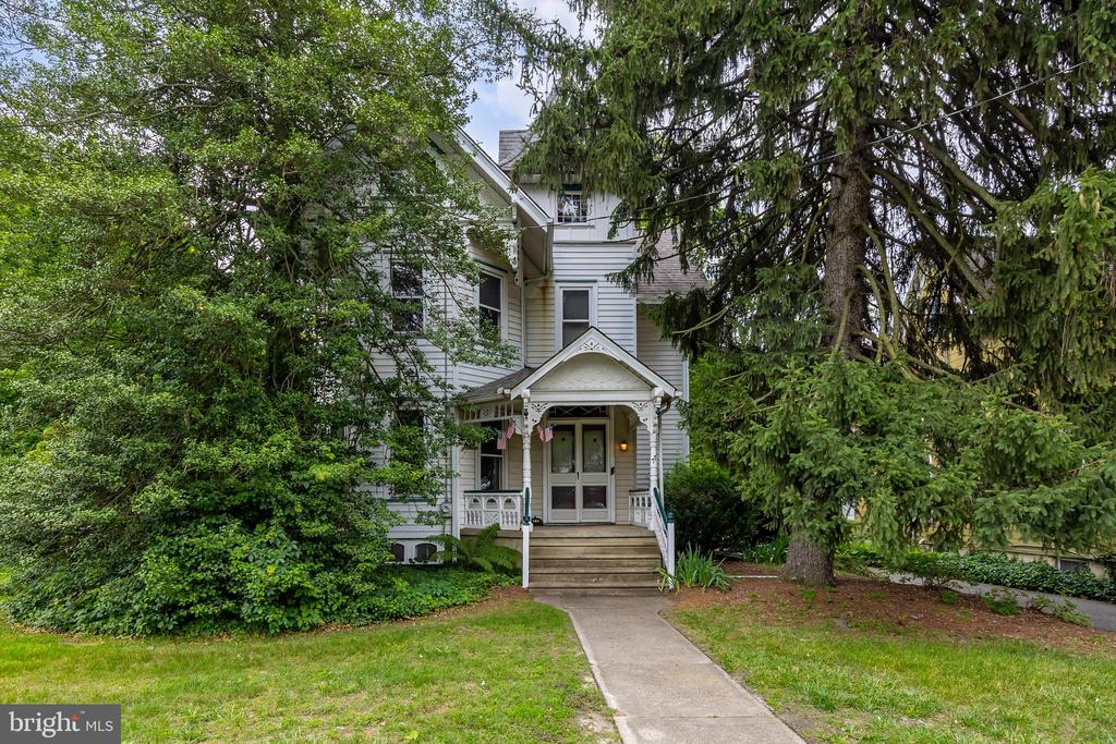 77 N Main St