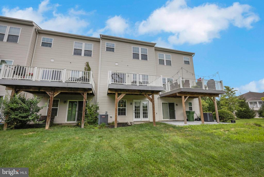 1072 PRIME PLACE