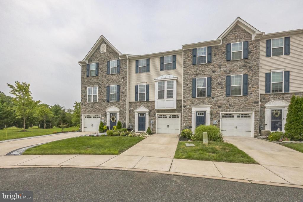 1072 PRIME PLACE