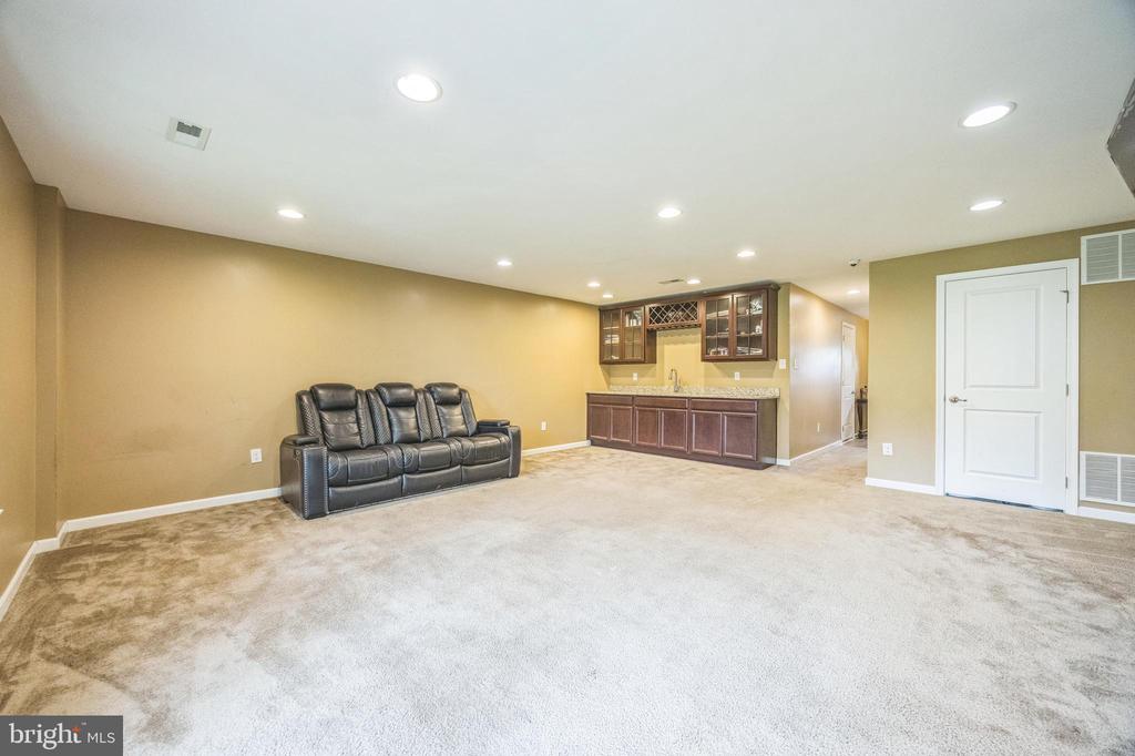 1072 PRIME PLACE