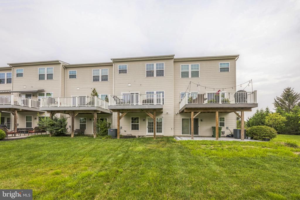 1072 PRIME PLACE