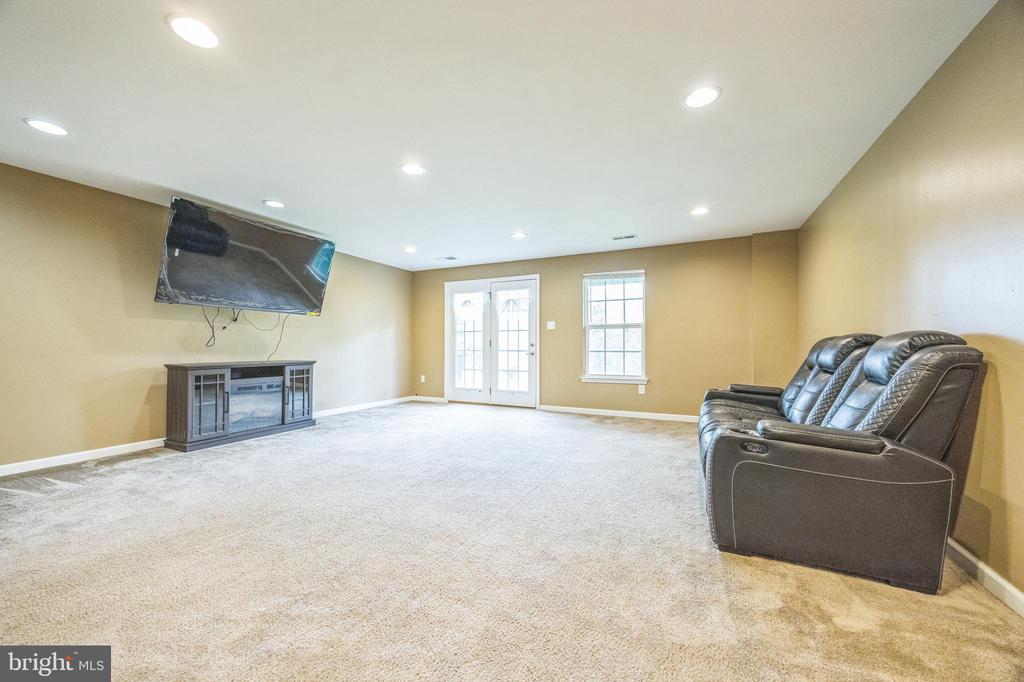 1072 PRIME PLACE