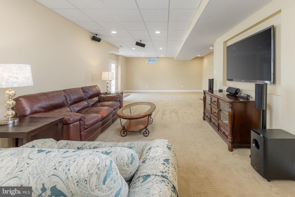 402 Nastasi Ct