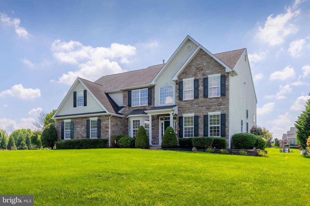402 Nastasi Ct