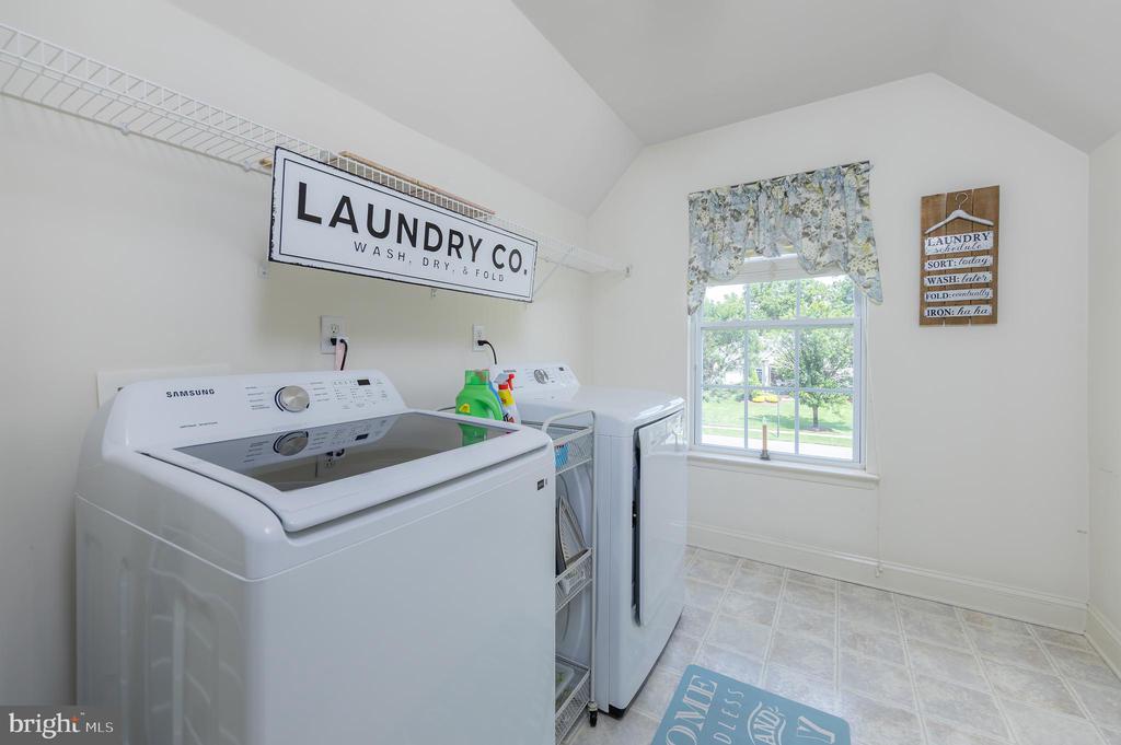 402 Nastasi Ct