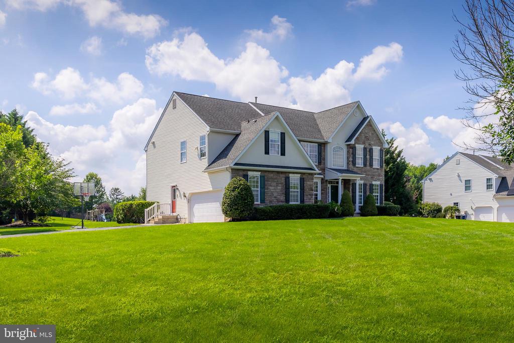402 Nastasi Ct
