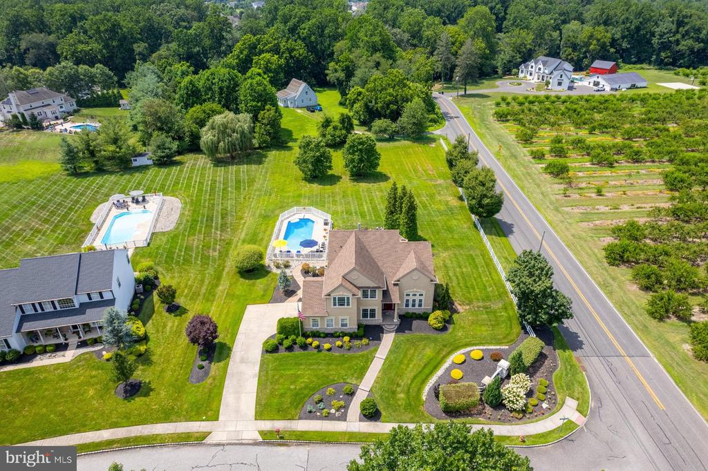102 Brookside Way