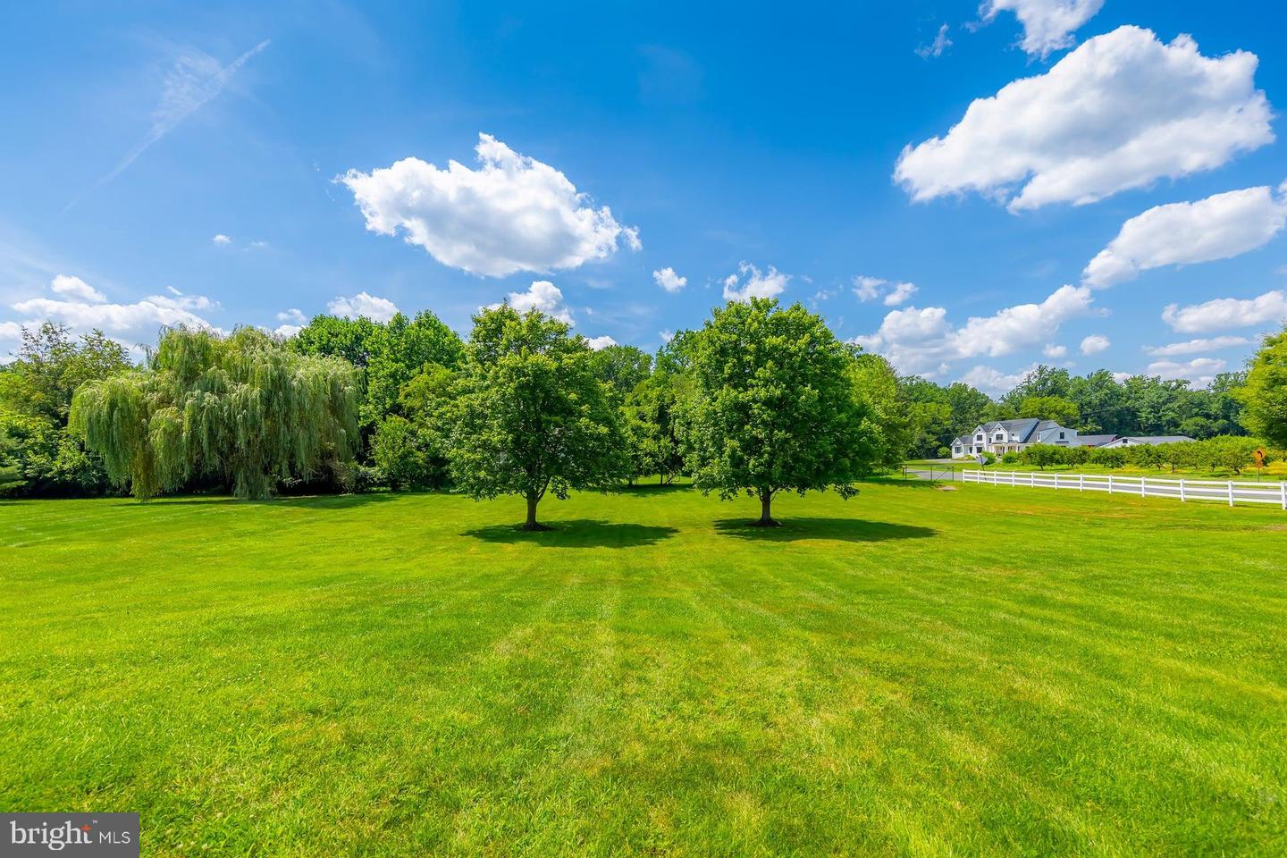 102 Brookside Way
