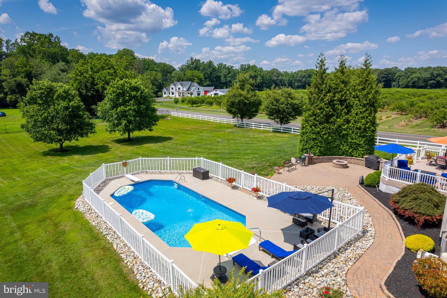 102 Brookside Way