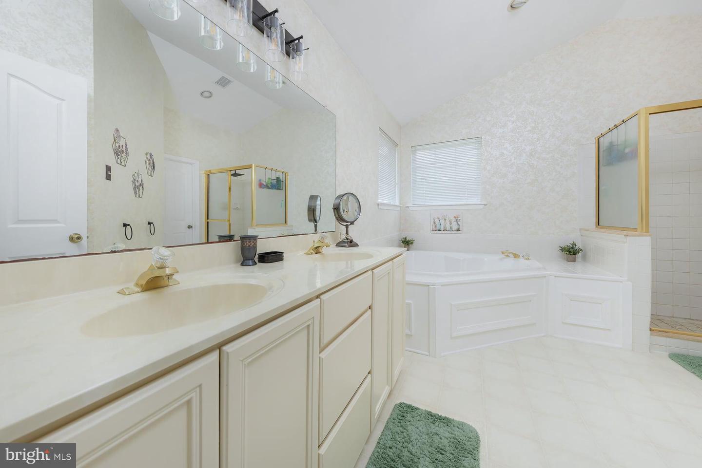 102 Brookside Way