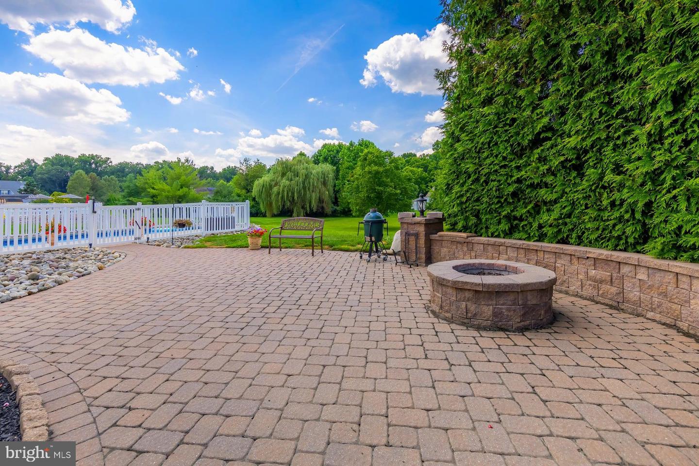 102 Brookside Way